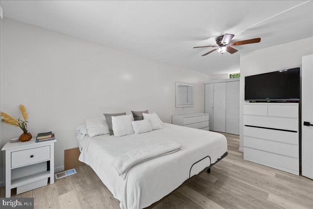 7200 RIDGEWAY DR, Manassas, VA 20112
