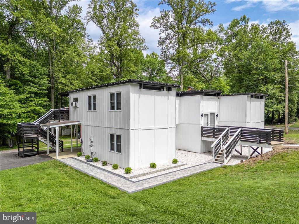 7200 RIDGEWAY DR, Manassas, VA 20112