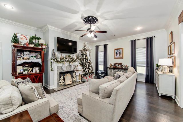 149 Magnolia Bluff Drive, Gray, LA 70359