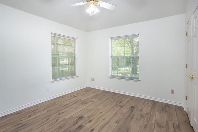 1423 S Howeth Street, Gainesville, TX 76240