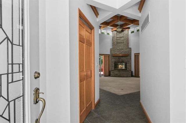 4242 N Grand Avenue, Kansas City, MO 64116