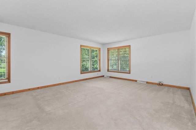 4242 N Grand Avenue, Kansas City, MO 64116