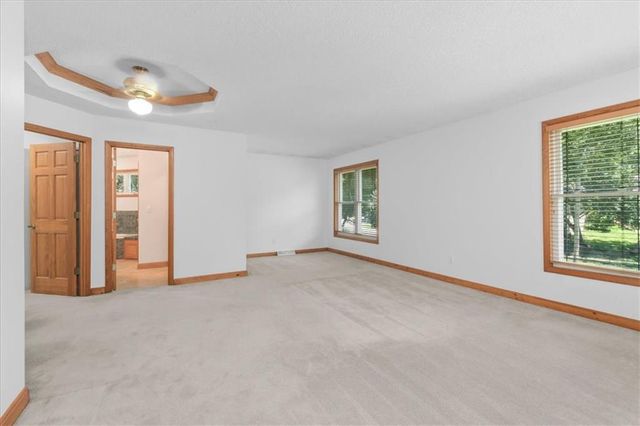 4242 N Grand Avenue, Kansas City, MO 64116