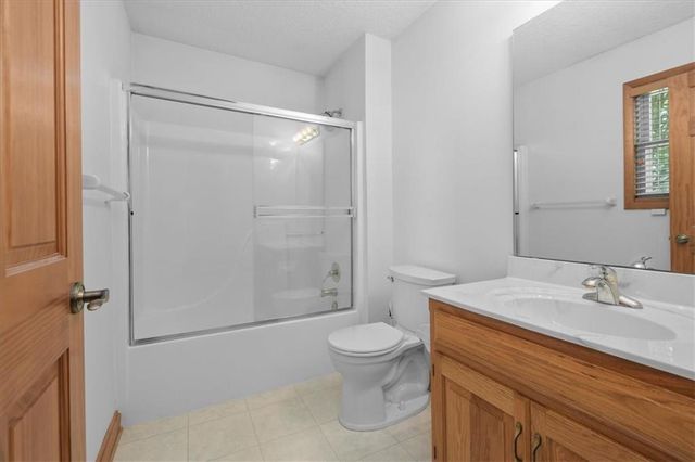 4242 N Grand Avenue, Kansas City, MO 64116