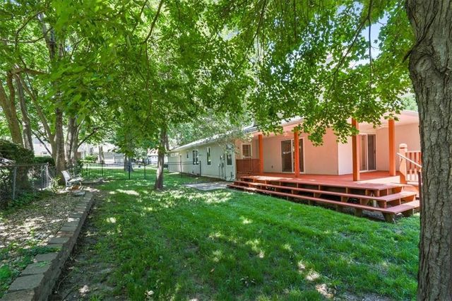 4242 N Grand Avenue, Kansas City, MO 64116