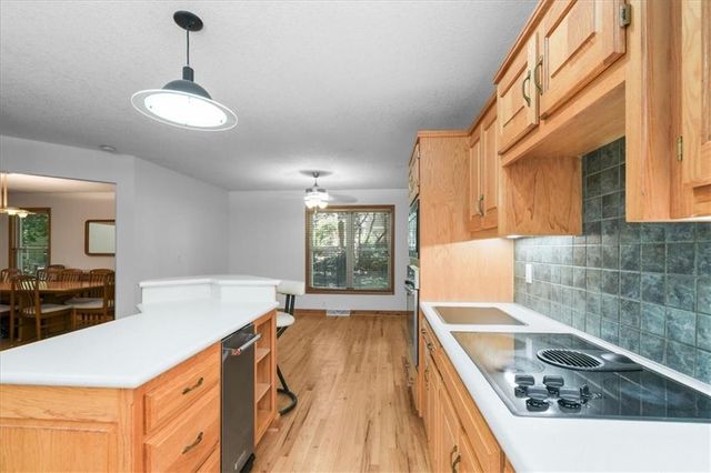 4242 N Grand Avenue, Kansas City, MO 64116