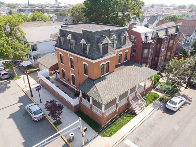 105 W 8TH ST, Bayonne, NJ 07002