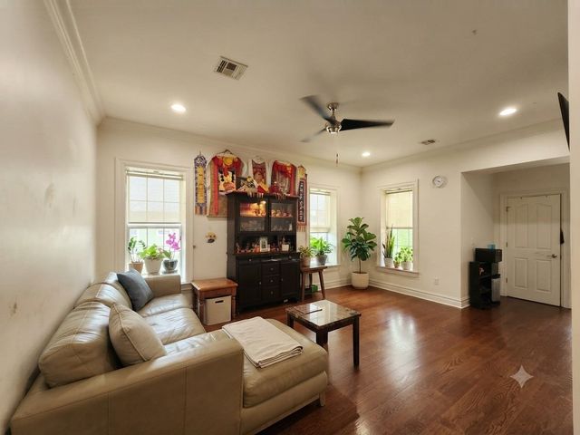 105 W 8TH ST, Bayonne, NJ 07002