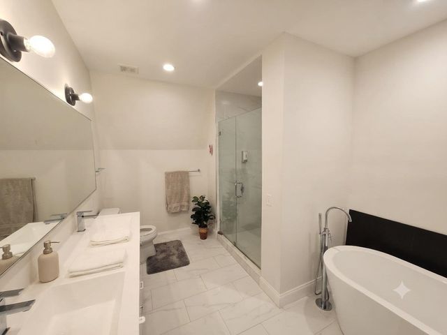 105 W 8TH ST, Bayonne, NJ 07002