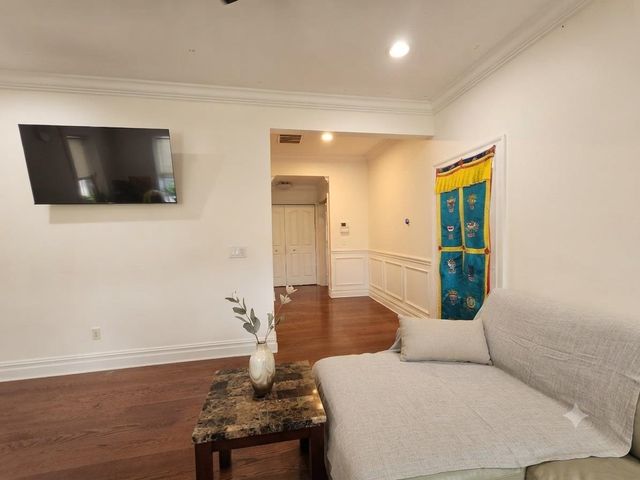 105 W 8TH ST, Bayonne, NJ 07002