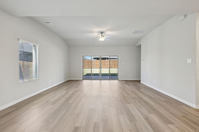 2228 Mustang Way, Seagoville, TX 75159