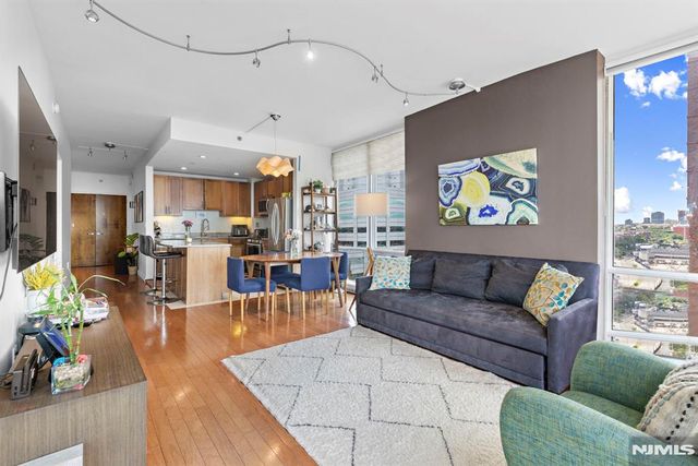 20 Newport Parkway 1812, Jersey City, NJ 07310