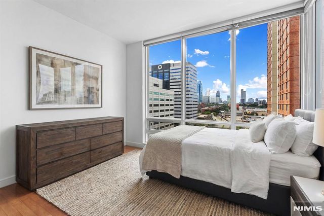 20 Newport Parkway 1812, Jersey City, NJ 07310