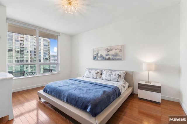 20 Newport Parkway 1812, Jersey City, NJ 07310