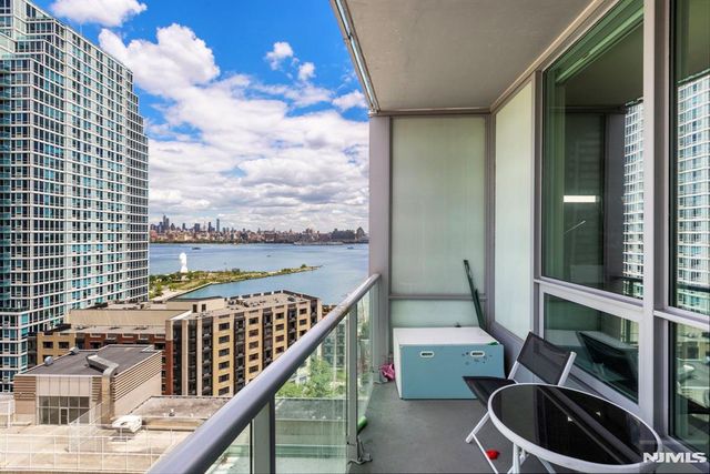 20 Newport Parkway 1812, Jersey City, NJ 07310