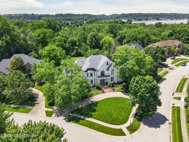 7422 Wycliffe Dr, Prospect, KY 40059