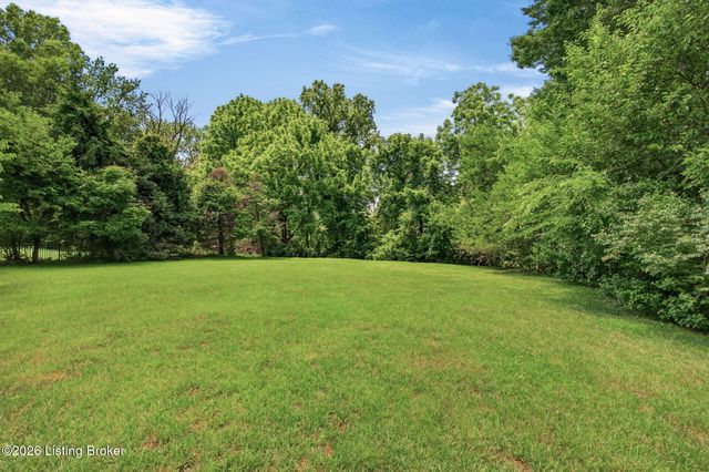 7422 Wycliffe Dr, Prospect, KY 40059