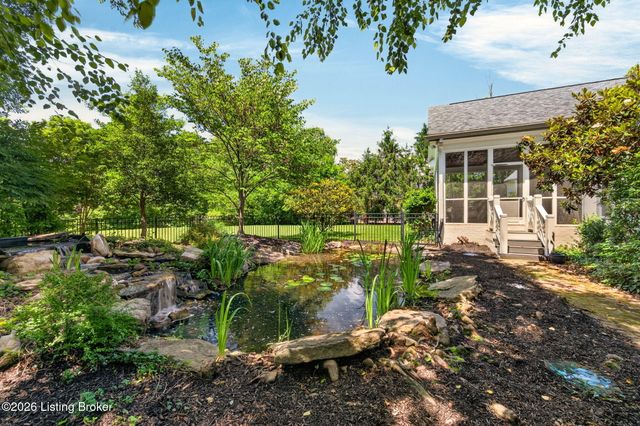 7422 Wycliffe Dr, Prospect, KY 40059