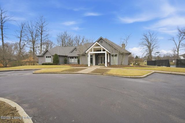 7422 Wycliffe Dr, Prospect, KY 40059