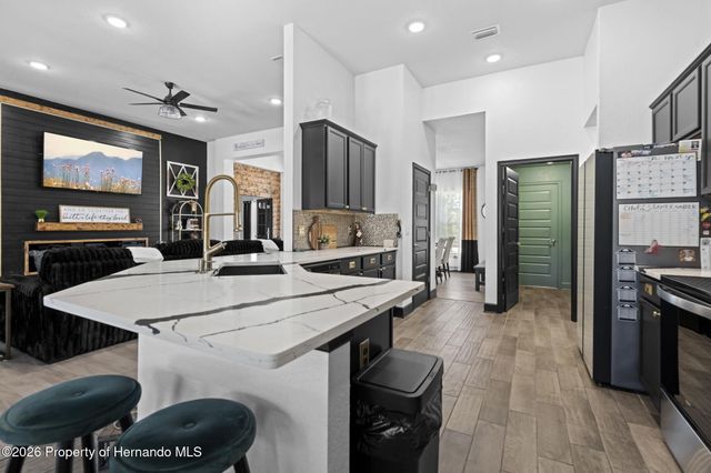 12034 Mandlin Road, Weeki Wachee, FL 34614