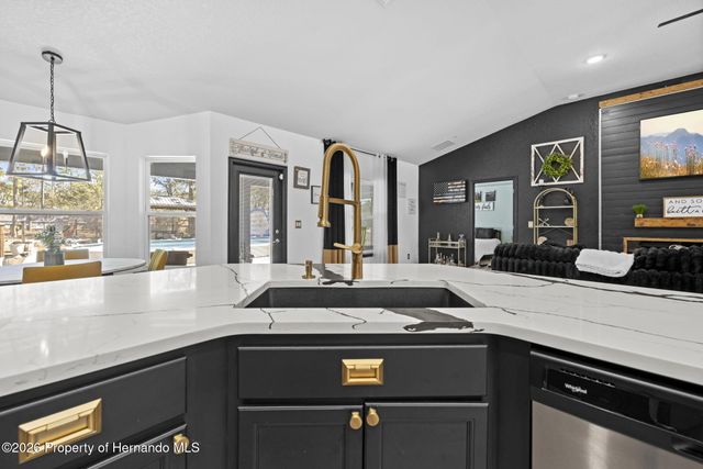 12034 Mandlin Road, Weeki Wachee, FL 34614