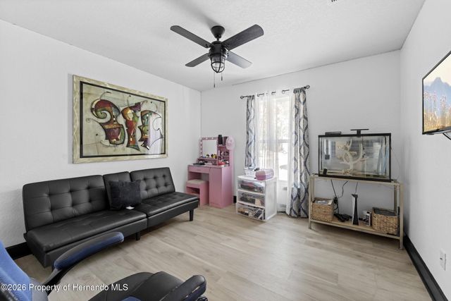 12034 Mandlin Road, Weeki Wachee, FL 34614