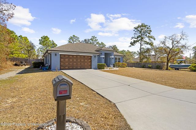 12034 Mandlin Road, Weeki Wachee, FL 34614