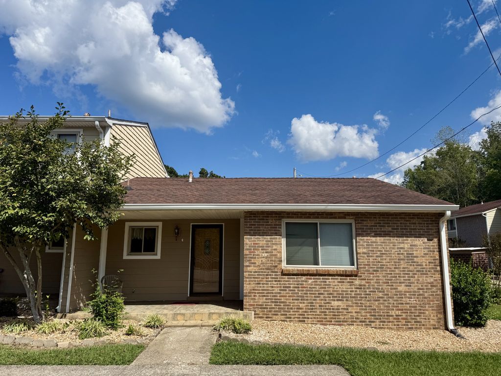 2169 Highway 41 S Apt 14, Greenbrier, TN 37073