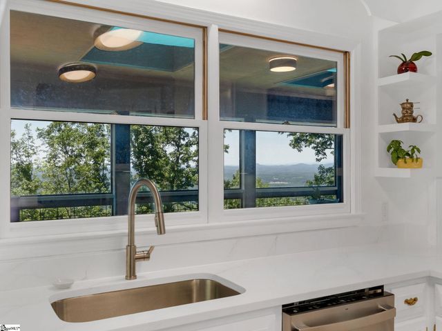 875 Altamont Road, Greenville, SC 29609