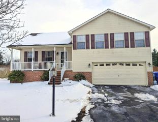 270 HILLSIDE DR, East Berlin, PA 17316