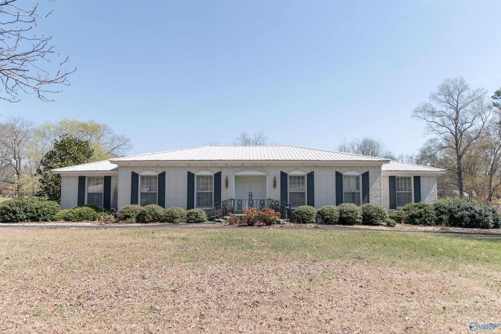 181 Justice Street, Crossville, AL 35962