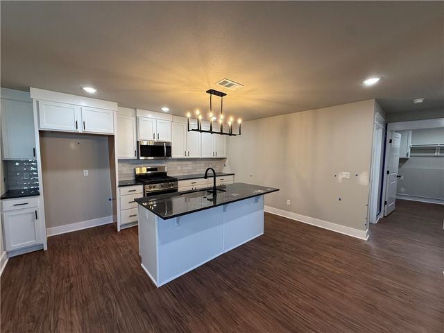 27 N Banner Avenue, Farmington, AR 72730