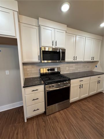 27 N Banner Avenue, Farmington, AR 72730