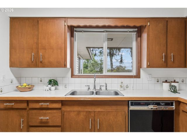 1450 Sw 26TH Ct, Gresham, OR 97080
