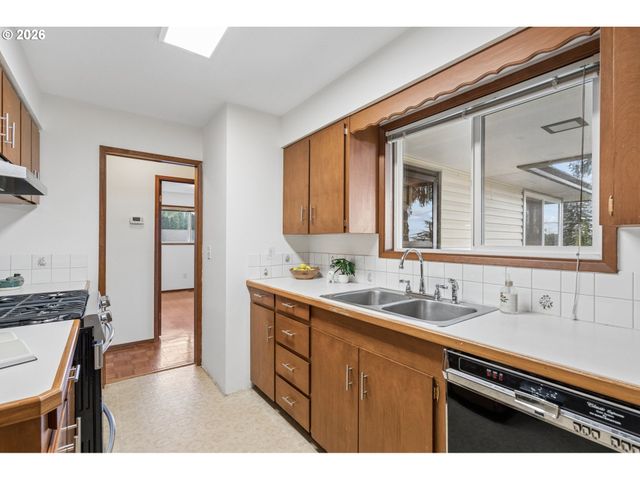 1450 Sw 26TH Ct, Gresham, OR 97080