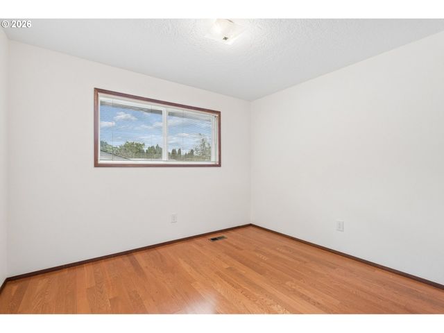 1450 Sw 26TH Ct, Gresham, OR 97080