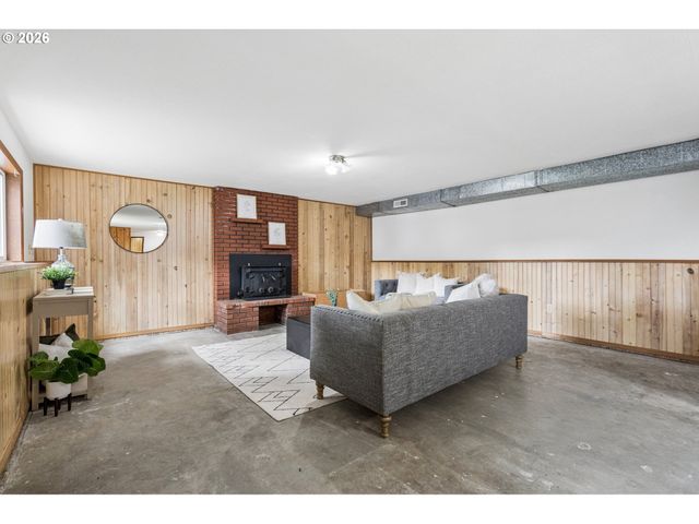 1450 Sw 26TH Ct, Gresham, OR 97080