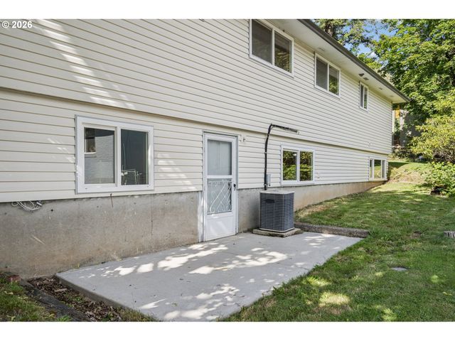 1450 Sw 26TH Ct, Gresham, OR 97080