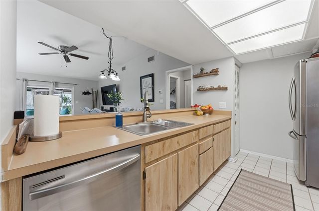 39650 US HIGHWAY 19 N 141, Tarpon Springs, FL 34689