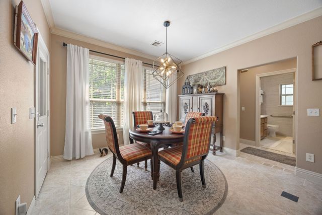 24 Granshire Drive, Bella Vista, AR 72714