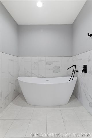 9035 E 67th Street, Tulsa, OK 74133