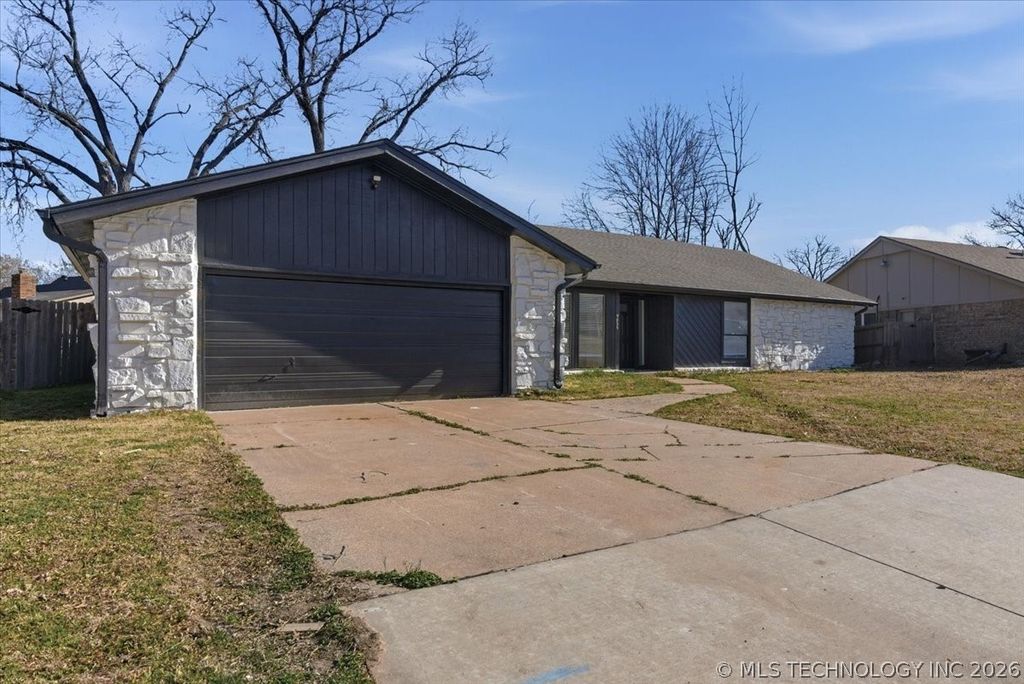 9035 E 67th Street, Tulsa, OK 74133
