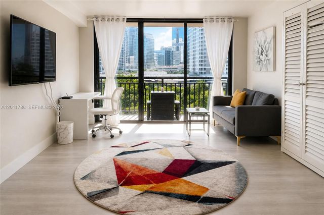 540 Brickell Key Dr 813, Miami, FL 33131