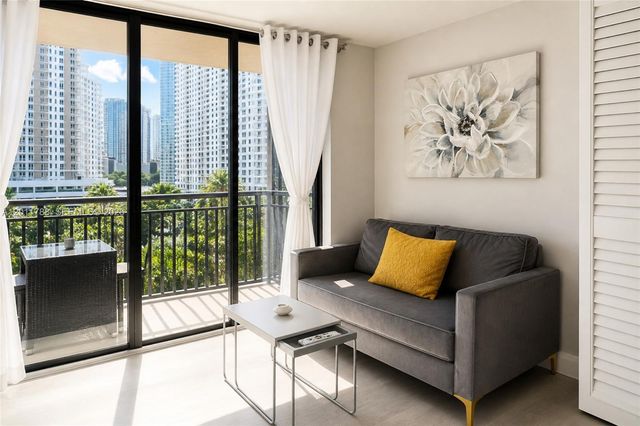 540 Brickell Key Dr 813, Miami, FL 33131