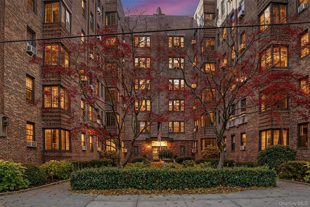 35 Parkview Avenue 6K, Bronxville, NY 10708