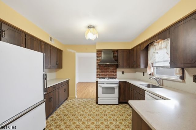 198 Lambert St, Cranford Twp., NJ 07016