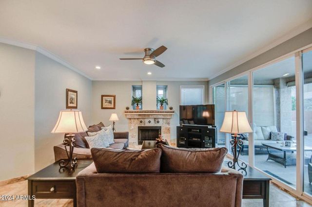 14652 S 7TH Place, Phoenix, AZ 85048