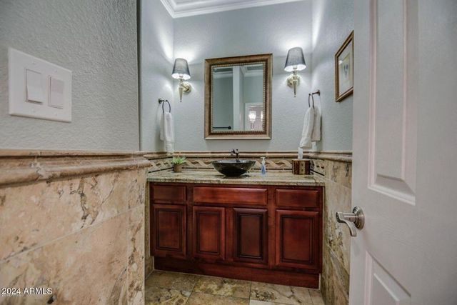 14652 S 7TH Place, Phoenix, AZ 85048