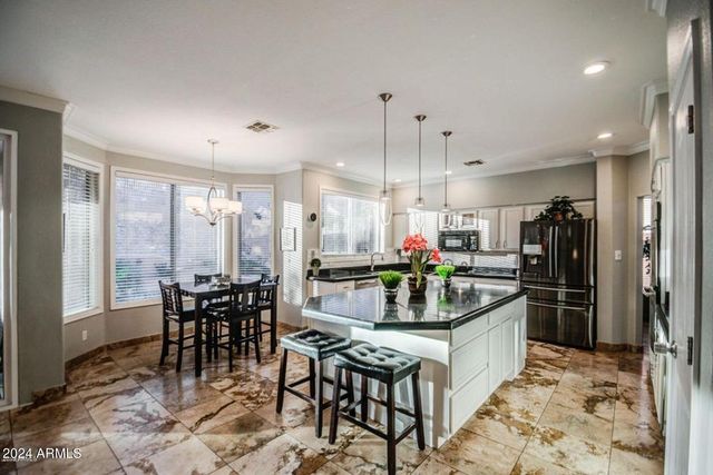 14652 S 7TH Place, Phoenix, AZ 85048