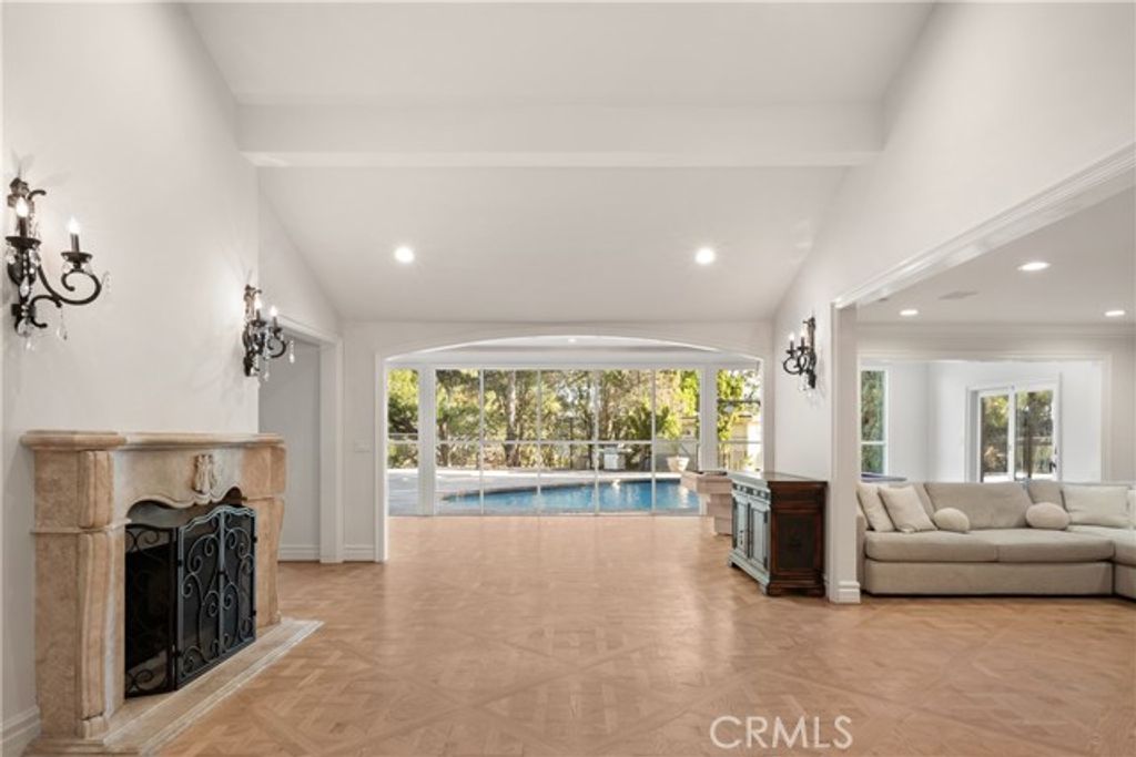 8152 Tianna Road, Los Angeles, CA 90046